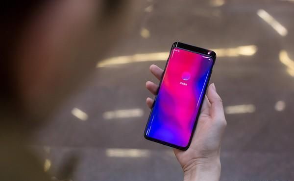 手机屏幕怎么选好 t0183e2c68fa487426c.jpg