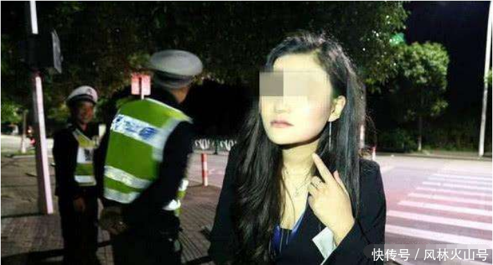 美女酒驾被交警拦下, 说了一句逆天的话, 怼的交警哑口无言!