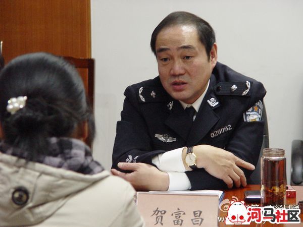 2006年3月,任宁波市公安局党委副书记,副局长.