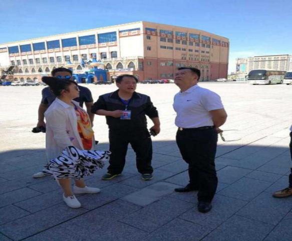 亚心网讯 6月12日,伊犁州旅游局局长龚卫兵带领相关工作人员实地调研
