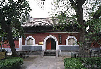 凤翔寺简介 凤翔寺位于怀柔县城东南十里的仙台村内.唐朝始建.