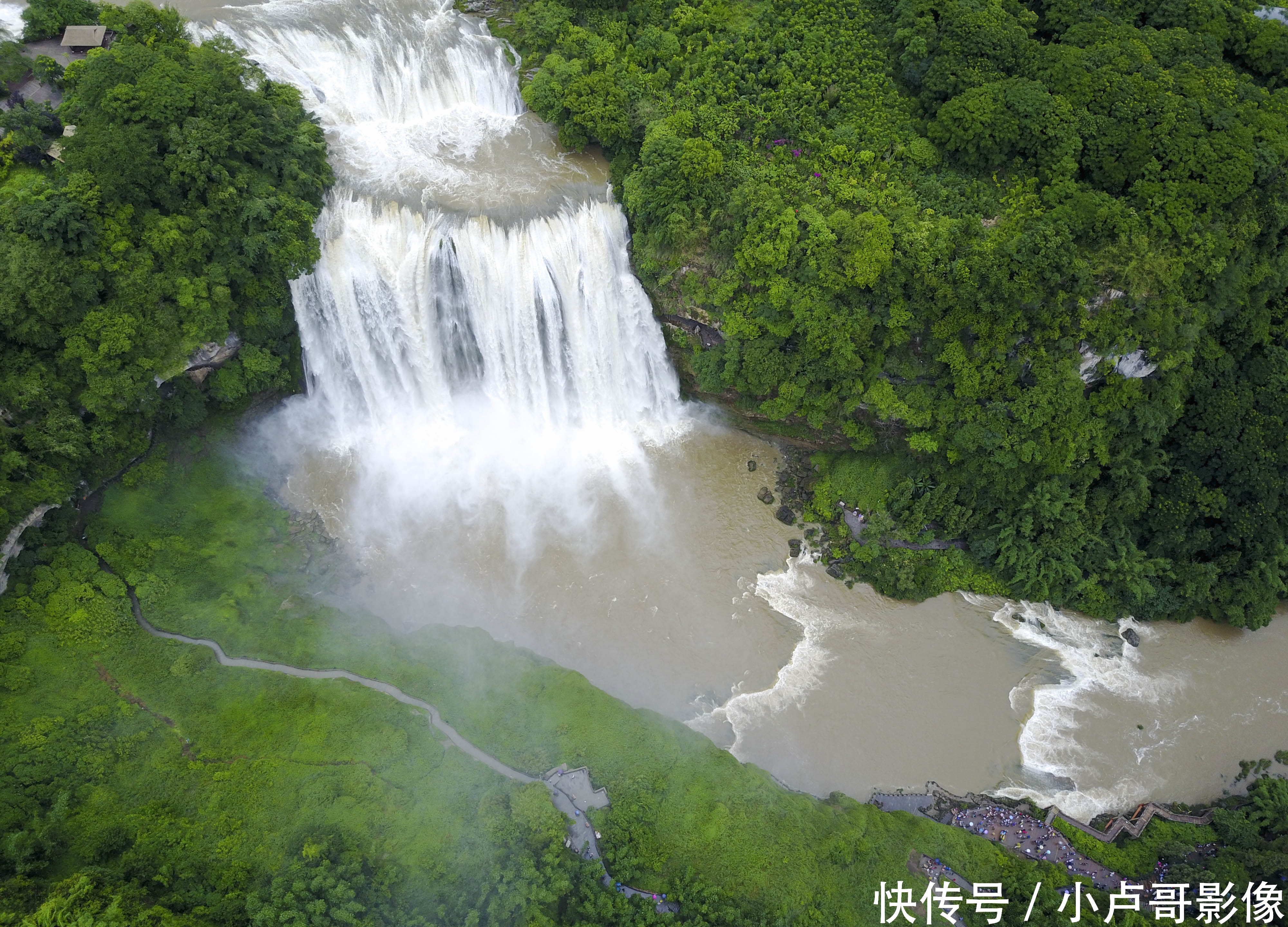 贵州黄果树瀑布迎来2018年最大洪峰，要来的朋友趁早、赶快！