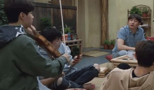 同样是做搭档录制真人秀, 黄磊对刘宪华和张艺