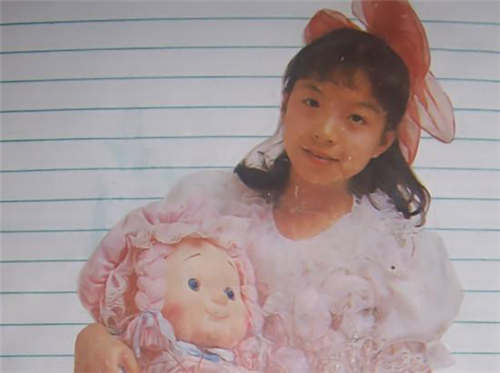 7岁发专辑章子怡曾为她伴舞，生父找她要抚养费，她头都不抬