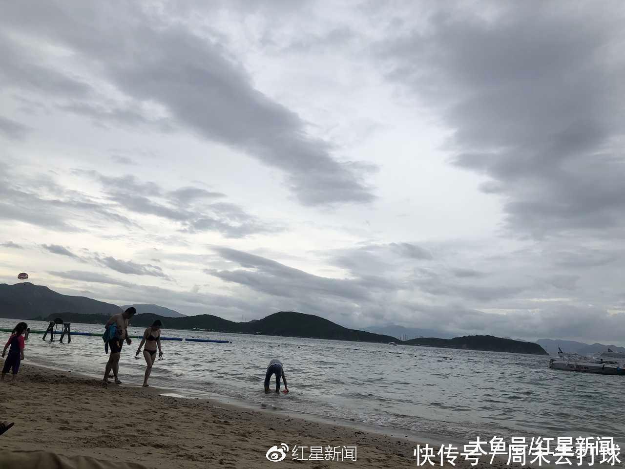 越南翻船事故 21名中国游客1死1伤 目击者 当天