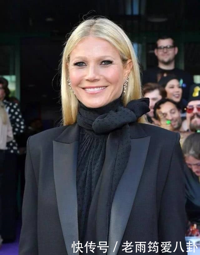 《复联4》首映礼:钢铁侠继续垫内增高,寡姐惊