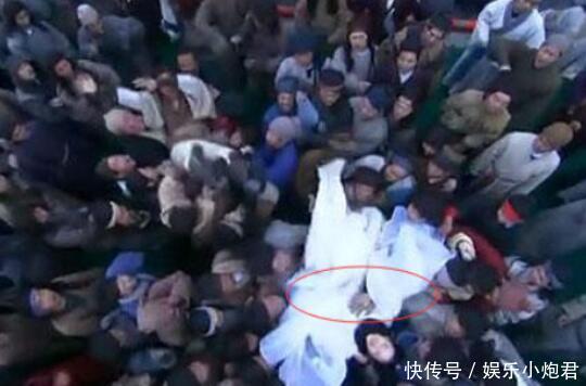 拍戏被趁乱占便宜的女星,刘亦菲的可以忍,赵