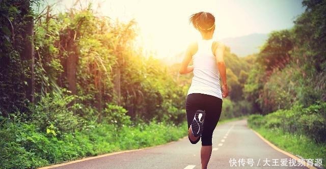 跑步能健身,但一周跑几次合适跑步时还有哪些