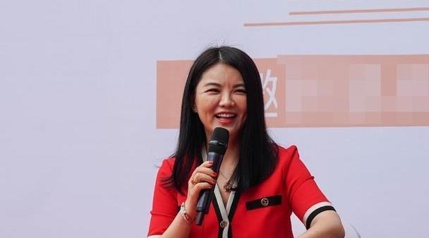 42岁赵薇未P图照片曝光 细看娱乐圈年过40女明星的未精修图