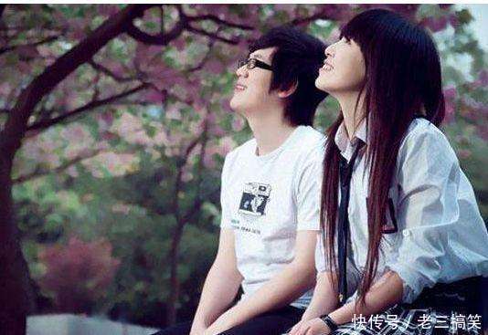 和前夫离婚1年后, 街遇一老人向我手中塞纸条