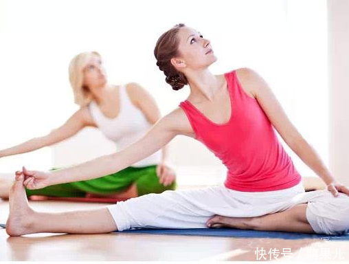 胸部下垂外扩怎么办,有效丰胸技巧调整胸型