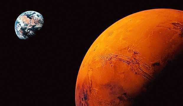 夜空中南边明亮的红星是啥?它是地球的邻居,红