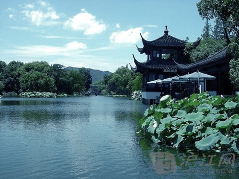 水光潋滟晴方好 山色空蒙雨亦奇 诗句中的潋滟