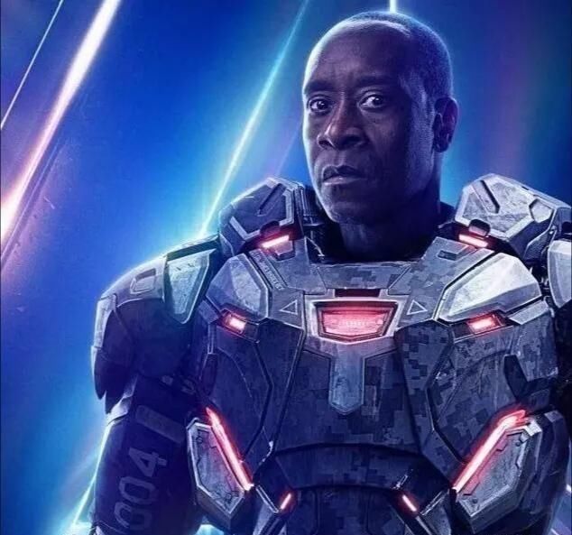 复联4曝最新海报:惊奇队长单挑灭霸,钢铁侠美