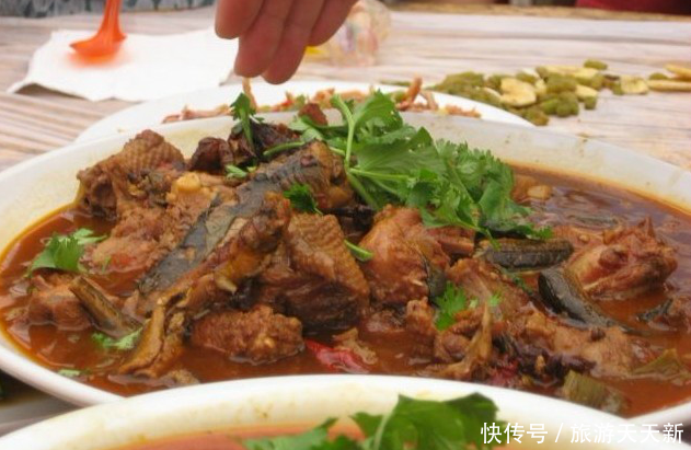 奇特美食之旅:湖北“龙凤配”VS广东“龙凤斗”,“龙”差很多