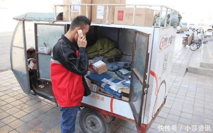 被放自提柜足足两周才被取出, 现在的快递员还