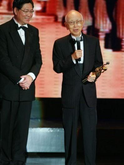 香港电影泰斗皱文怀去世,享年91岁,一生造就无