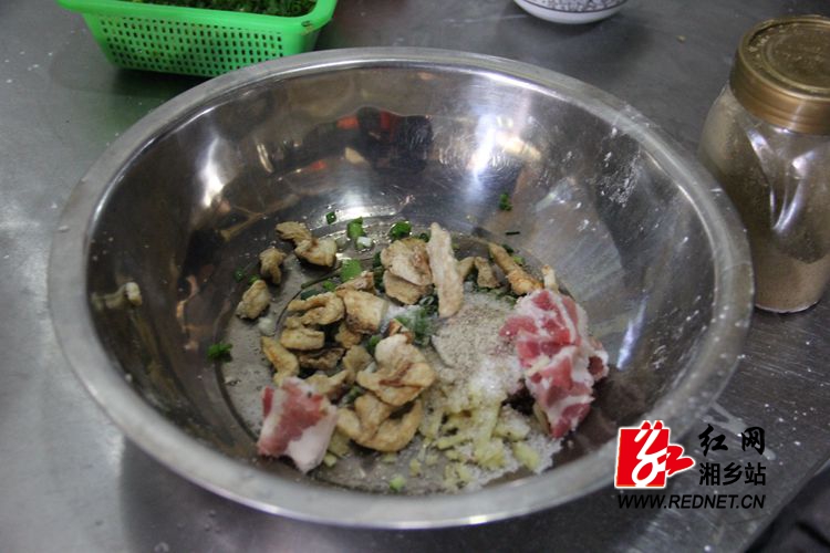 舌尖上的年味:黄灿传承的\"金石味道\"