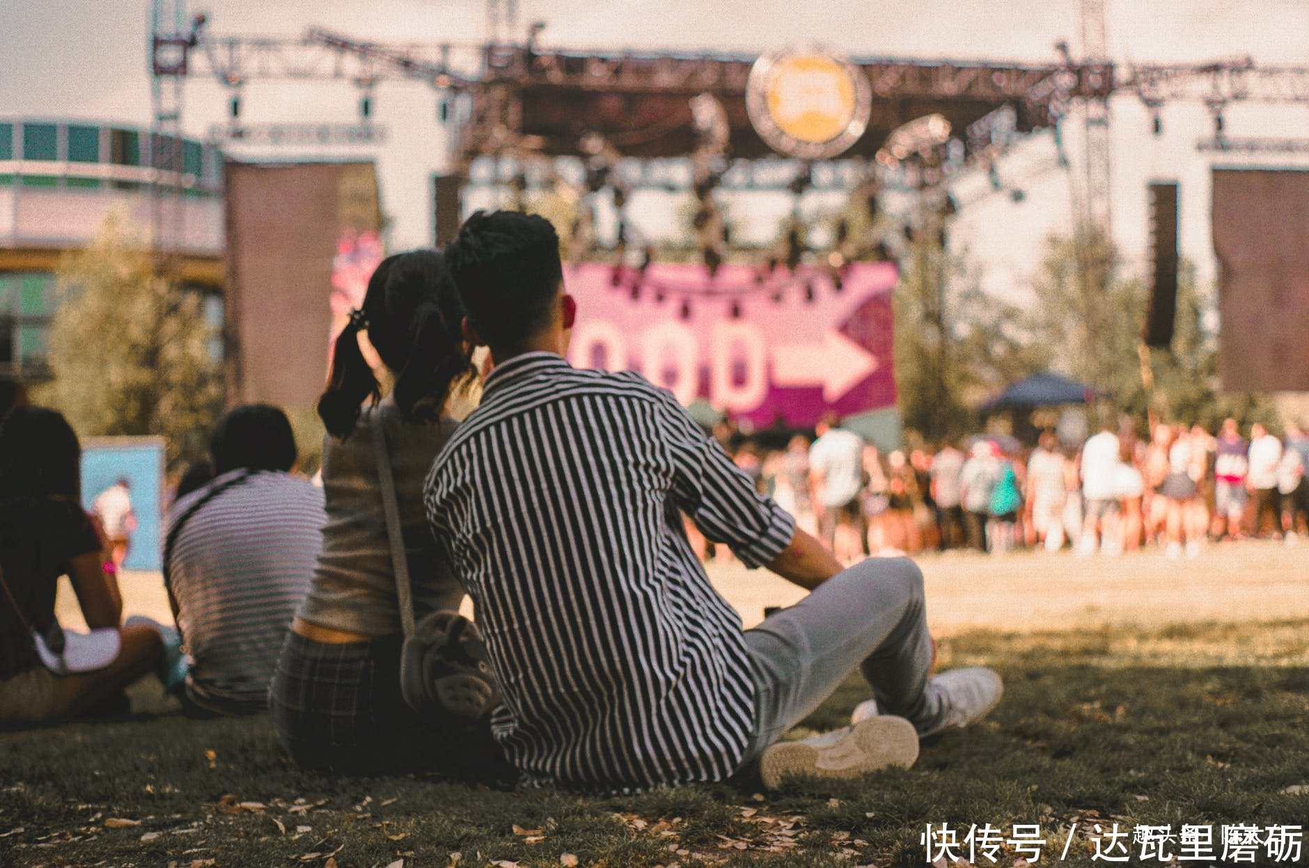 男人对你动了真感情,无非是表现在这些方面,其他方面并不重要 优德w88登录