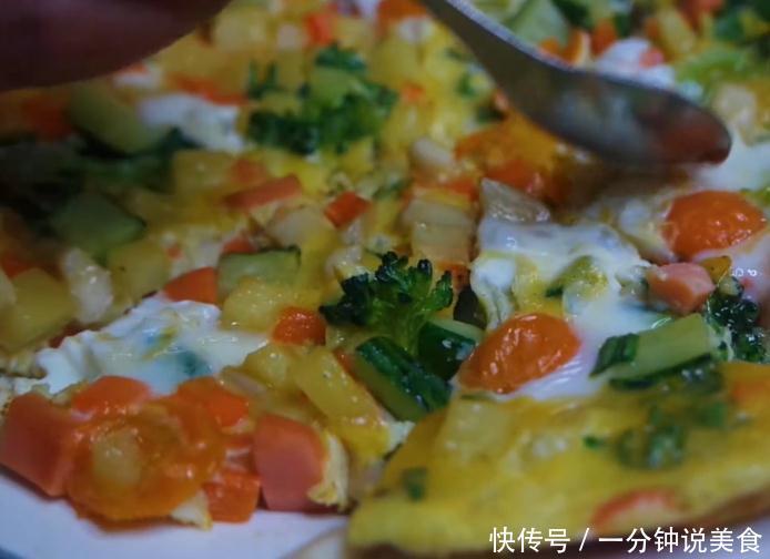 早餐最新吃法,婆婆做的蔬菜饼,比馒头松软香甜