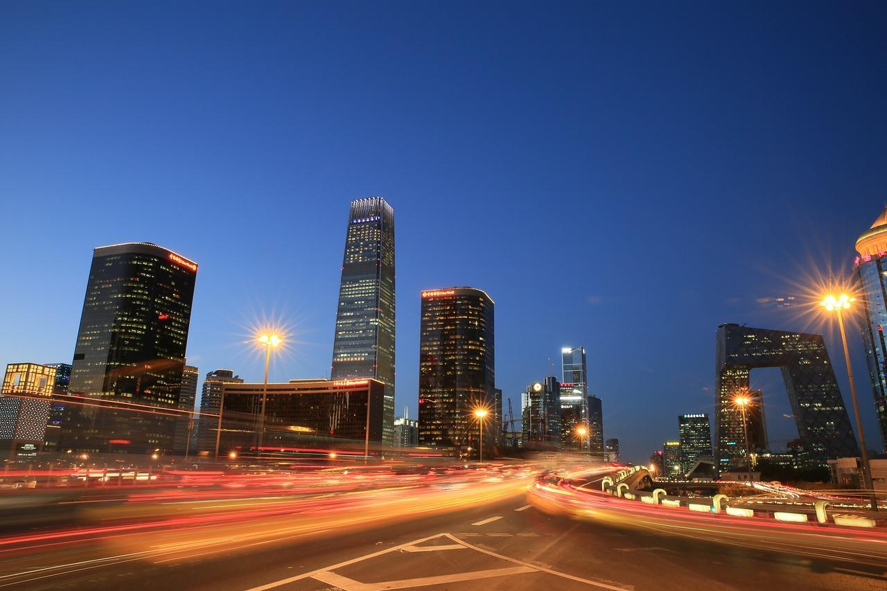春节前的北京流感,拿钱买命时代的中年困局怎么破?