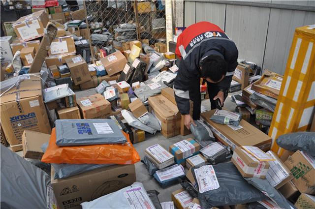 姐姐请奶奶照看房屋,16年后准备卖房子还债,弟