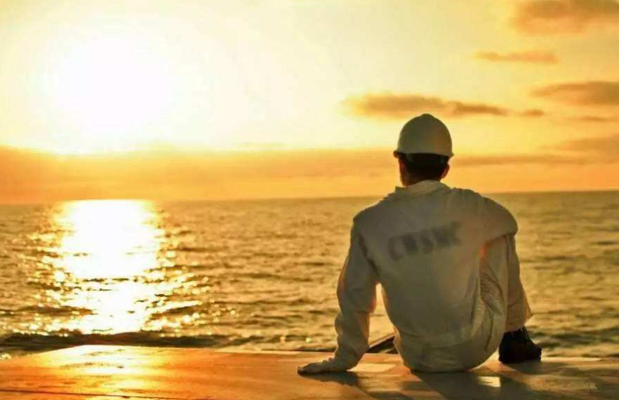 为什么招海员、船员, 工资给到八千, 供吃供住还