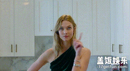 维秘超模秒变女神经,一个人在家如同演了出人生大戏!