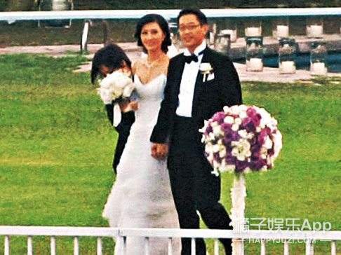 张馨予婚礼1.4万一桌，徐子淇妆发50万，明星婚礼太壕了
