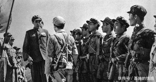 这位元帅和身边警卫,都成我国国防部长,全球只