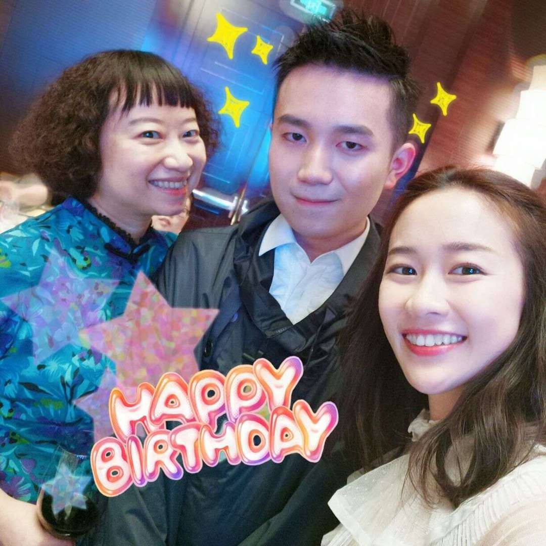 神奇少年终长成!饶溢童18岁成人礼获众星齐祝福