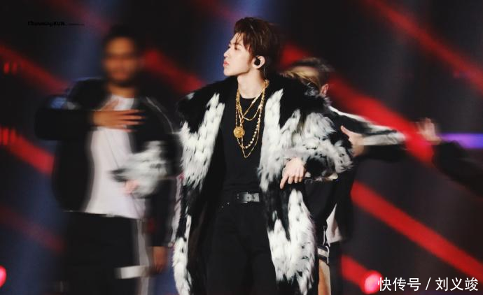 鹿晗吴亦凡遇到强劲对手,两家卫视都齐力捧他