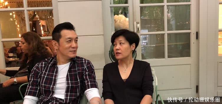 李咏一家移民美国,如今成这样,网友:永远别回来