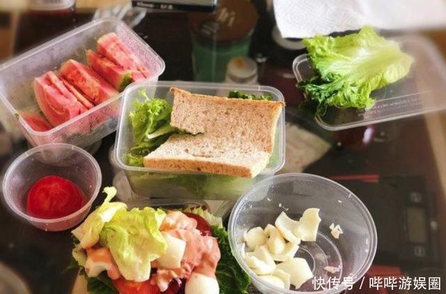 蒋欣简易早餐惹争议,网友质疑浪费餐盒污染环