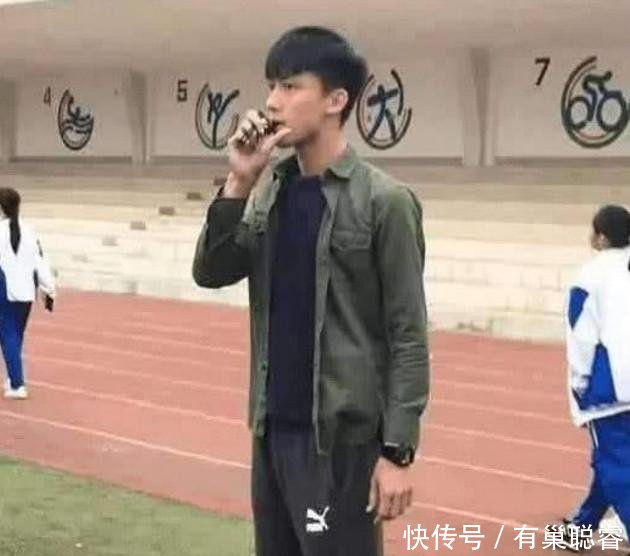 别人家的女生老师,因高中女生太痴迷,只调任隐秘体育的校园吸血鬼图片