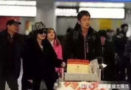 胡歌薛佳凝美国已领证, 胡歌: 我要当爸爸了