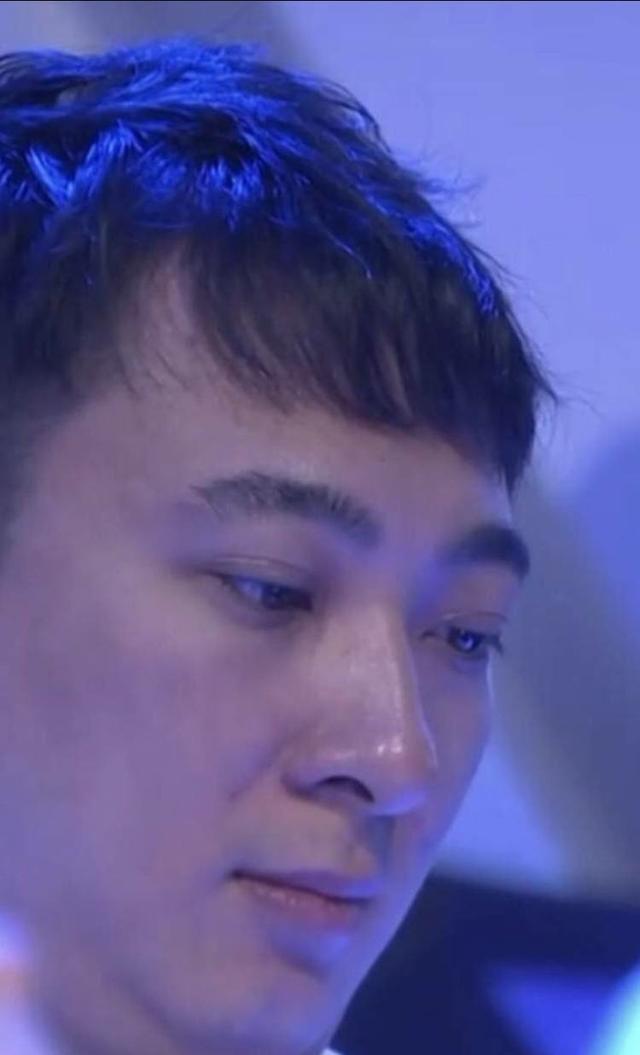 王思聪双眼皮贴参加《偶像练习生》:老子这辈