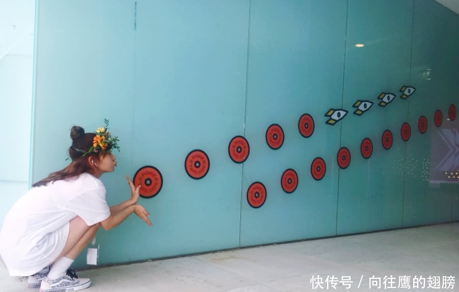 赖美云的哪吒头够可爱了,当她剪完学生头,知圆形丸子头扎法图片