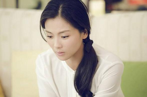 刘涛让助理接呕吐物穿鞋,是不尊重对方吗?