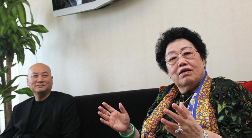 陈丽华迟重瑞年轻时 t01ad05bdede5716f2e.jpg?size=860x471