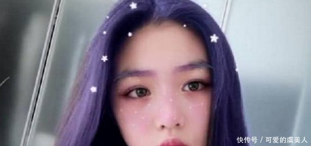 汪峰女儿晒自拍,网友称初恋,章子怡笑的好开心