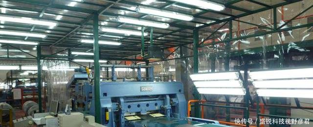 国产航母用的钢板,美国福特号用的钢板,对比之