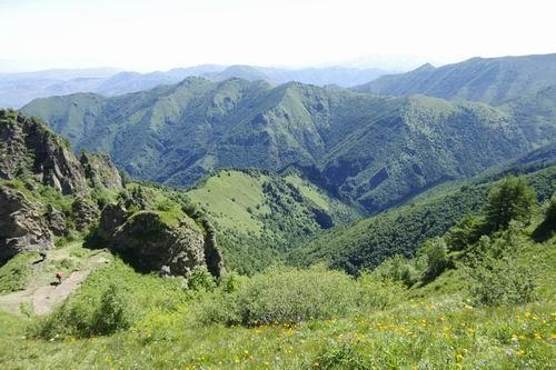 小五台山的"系舟信雨"为阳曲县的古八景之一,碑记中有"数数降甘霖之