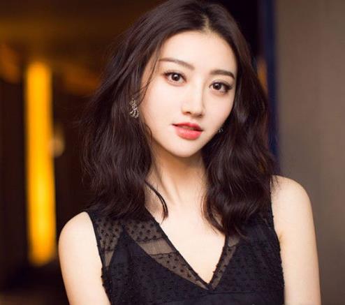 2017冬季流行的齐肩发:5款齐肩发烫发精选(图)