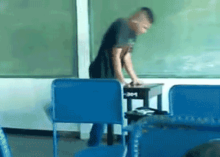 搞笑gif:会赚钱的鸭子 - 360娱乐,你开心就好