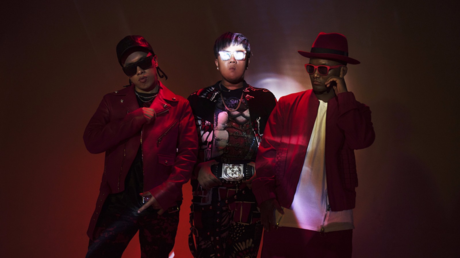 南征北战NZBZ王宝强首唱《Happy扭腰》 新年新姿势嗨翻2018