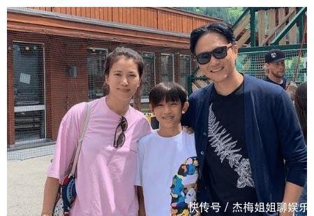 袁咏仪带12岁儿子逛街,看见镜头双手插兜摆酷,网友:男版靓靓 亚洲银河娱乐平台