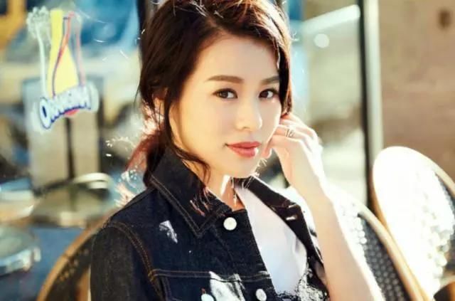 tvb女星名字胡定欣 t01b209d593a5b703b8.jpg