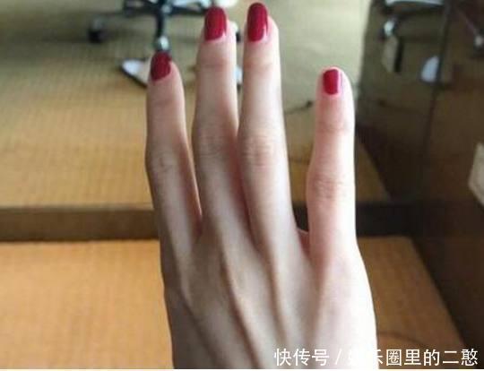 张靓颖回应离婚传言! 同居10年净身出户, 后悔当初不听妈妈话