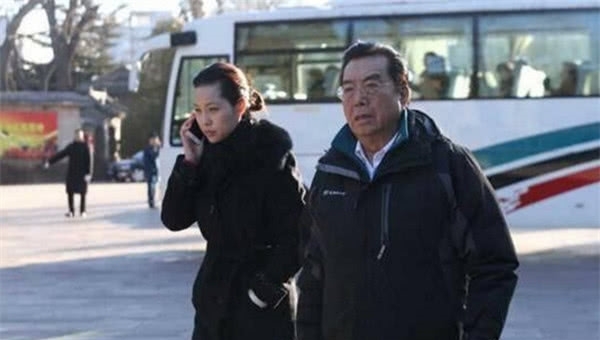 同携妻子献身,80岁的李双江和72岁的蒋大为简直天壤之别 白金会